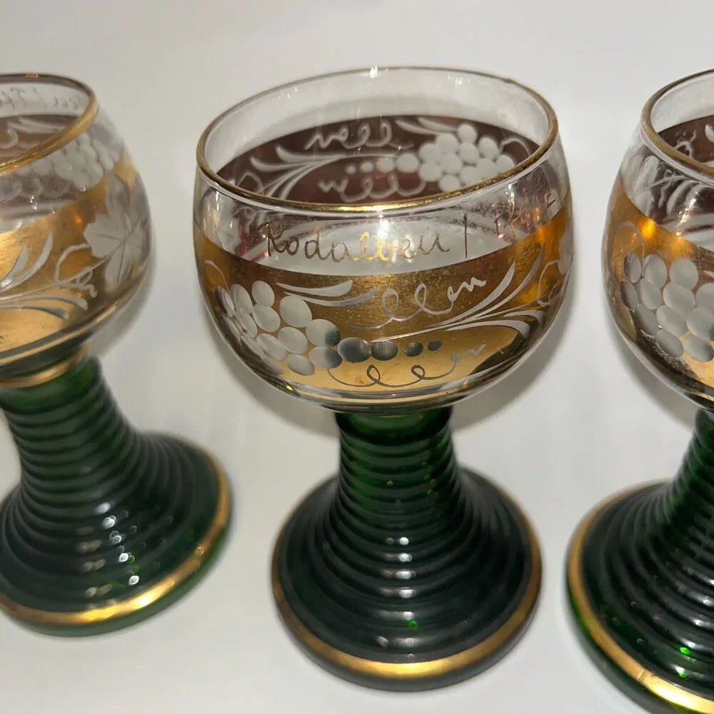 Set of 3 Green Glass Gold Trimmed Goblet Wine Glasses Textured Fruit